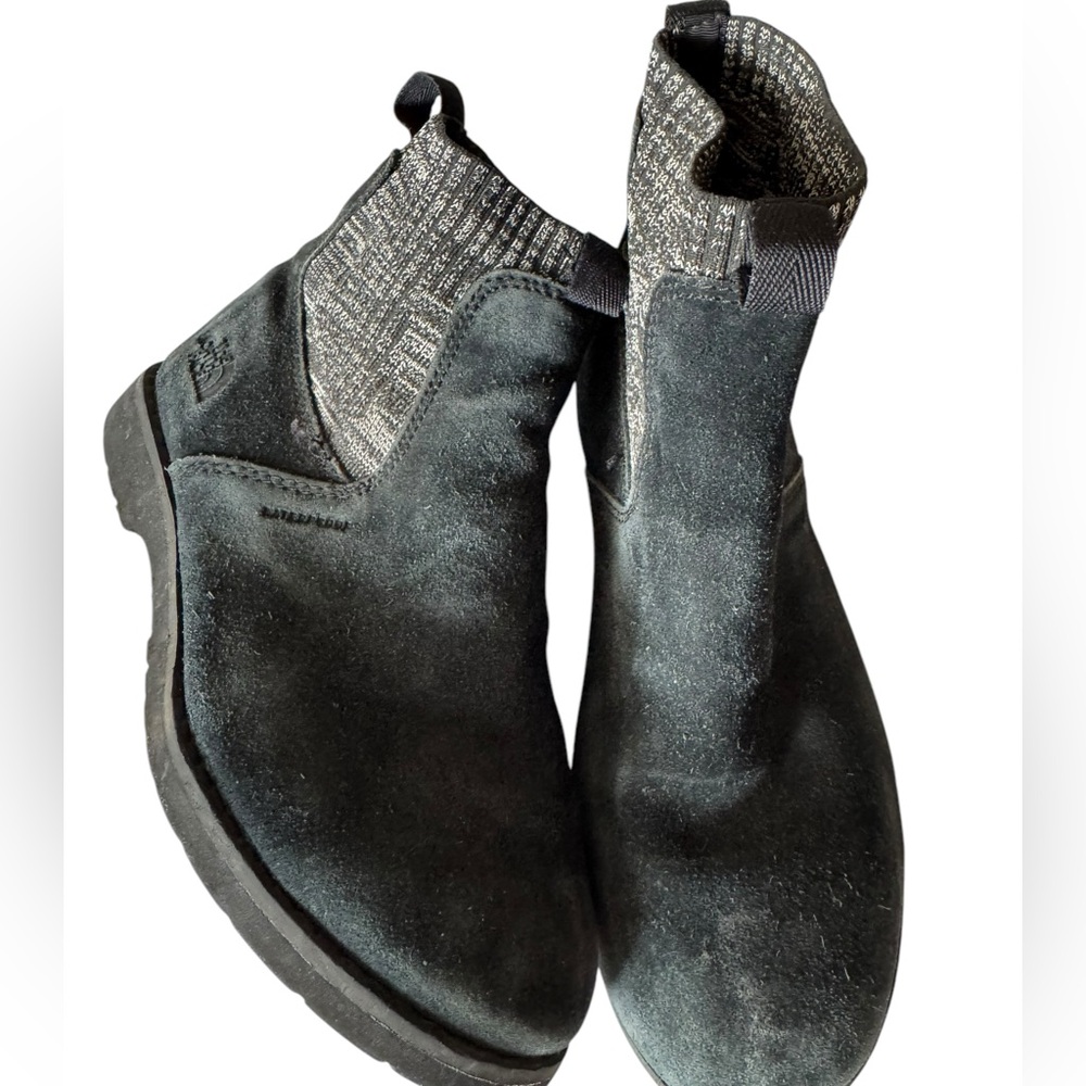 The North Face ladies black pull on ankle boots size 5